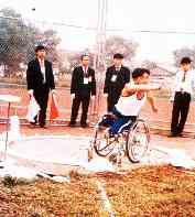 Fang Zhen, throwing discus
